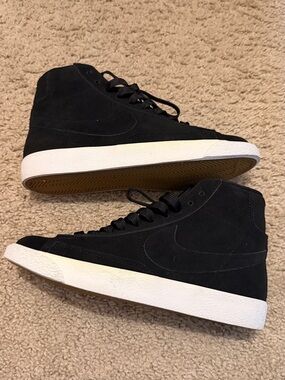Nike Boys Black High-Top Sneakers with White Sole